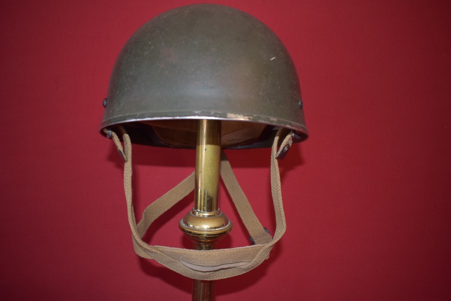 BRITISH PARATROOPERS HELMET. b-SOLD